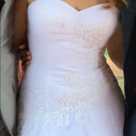 Wedding Dress only worn once !!!! Dress is long with a train!!! - Picture 5 of 9